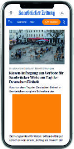 Ein Smartphone mit der SZ-News-App und einem Platzhalter für das Werbemittel "Medium Rectangle" wird dargestellt